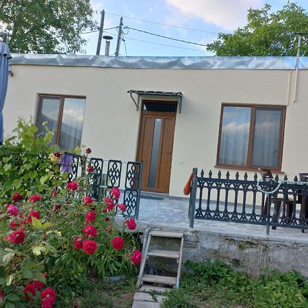 Ana-Maria Bnb Bed & Breakfast Татев Екстериор снимка